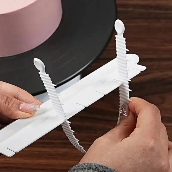 1PCS Cake Leveler   Spreader Tool Arc Cake Assist for Smooth Sides   Even Layer for Beginners Bakers